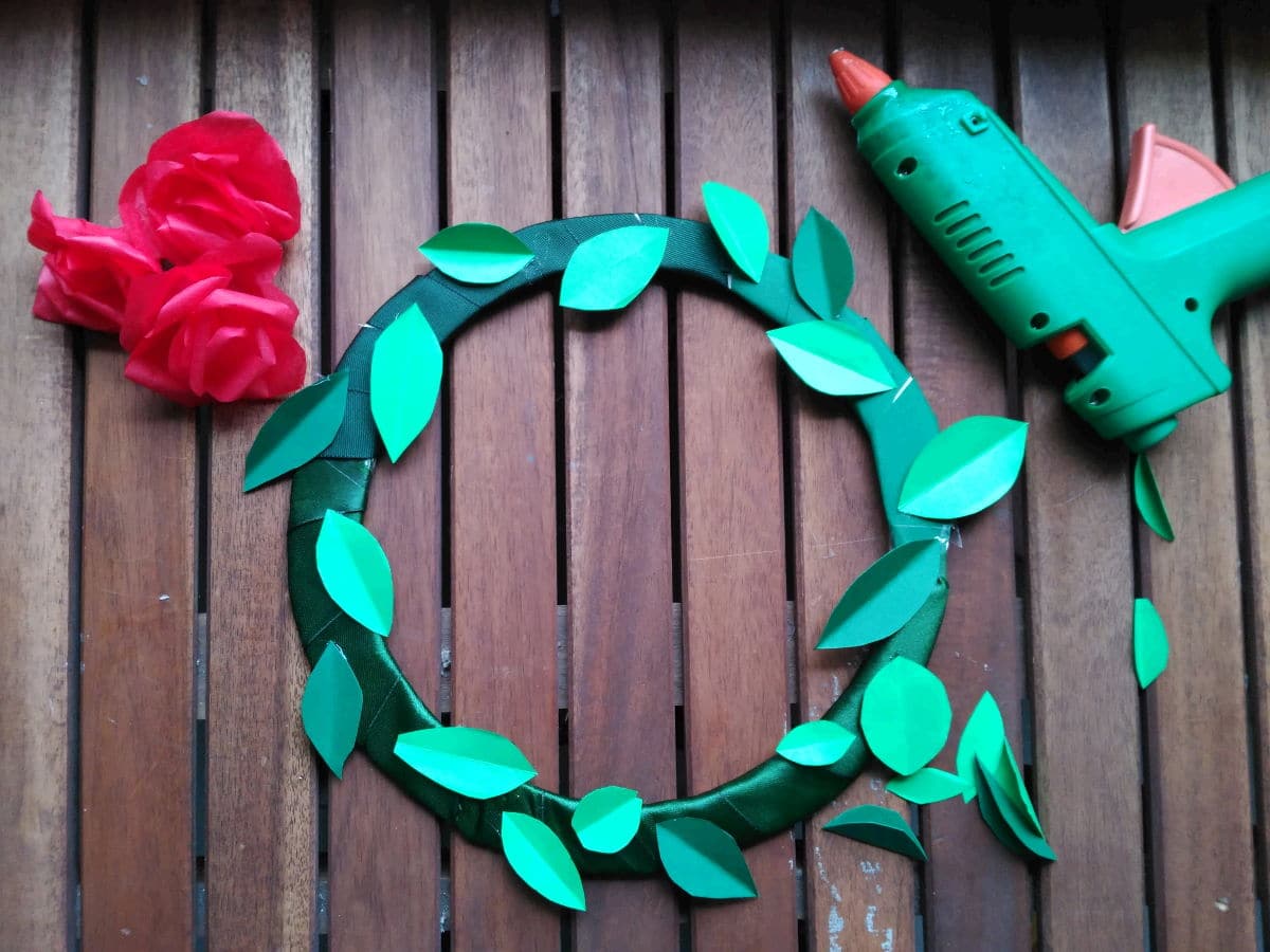 Decoración de primavera con flores de papel