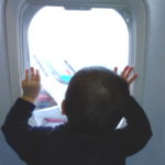 Viajar en avión con un bebé